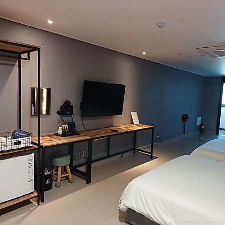 Tongyeong Bridge Hotel Bagian luar foto