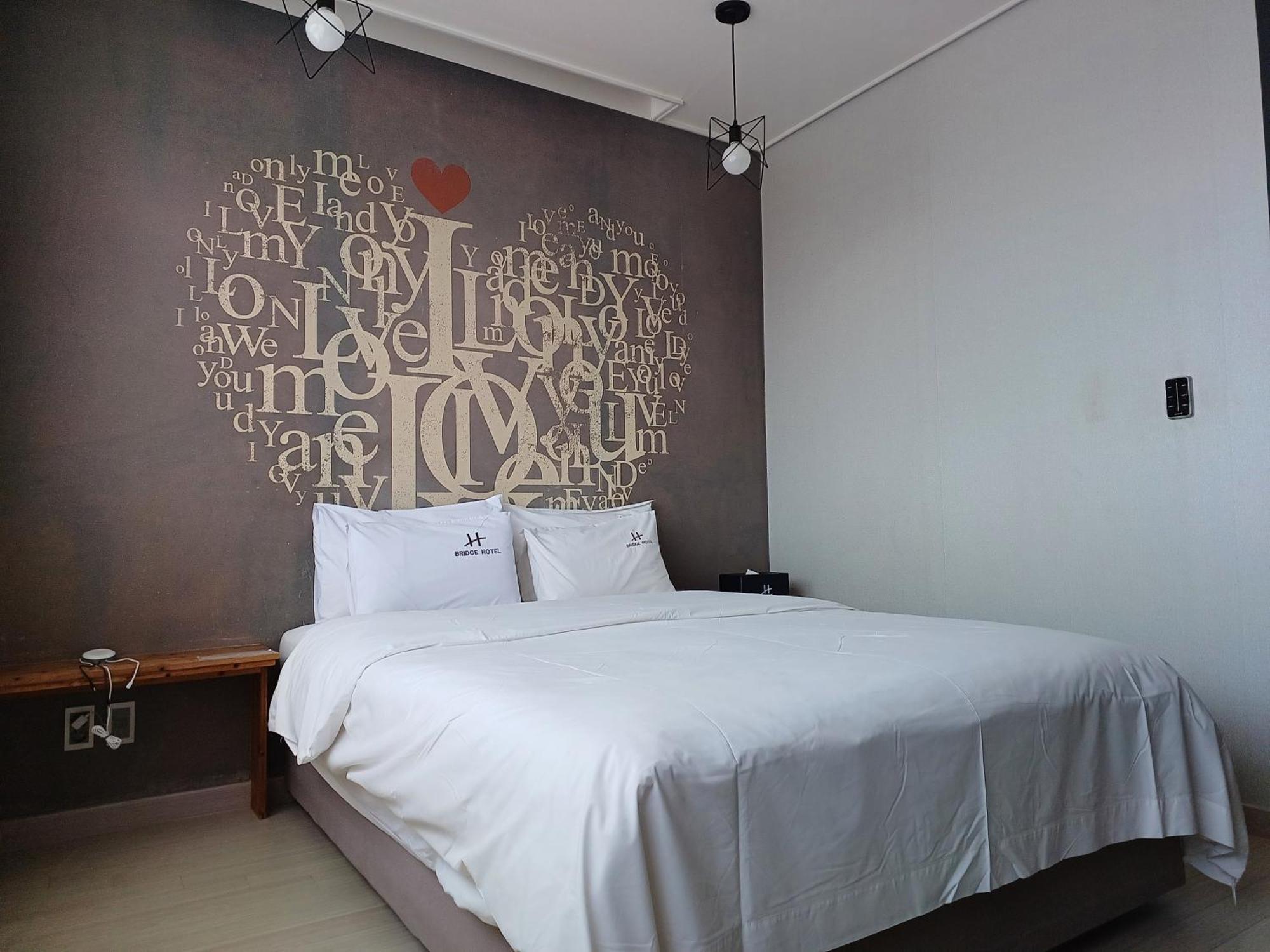 Tongyeong Bridge Hotel Bagian luar foto