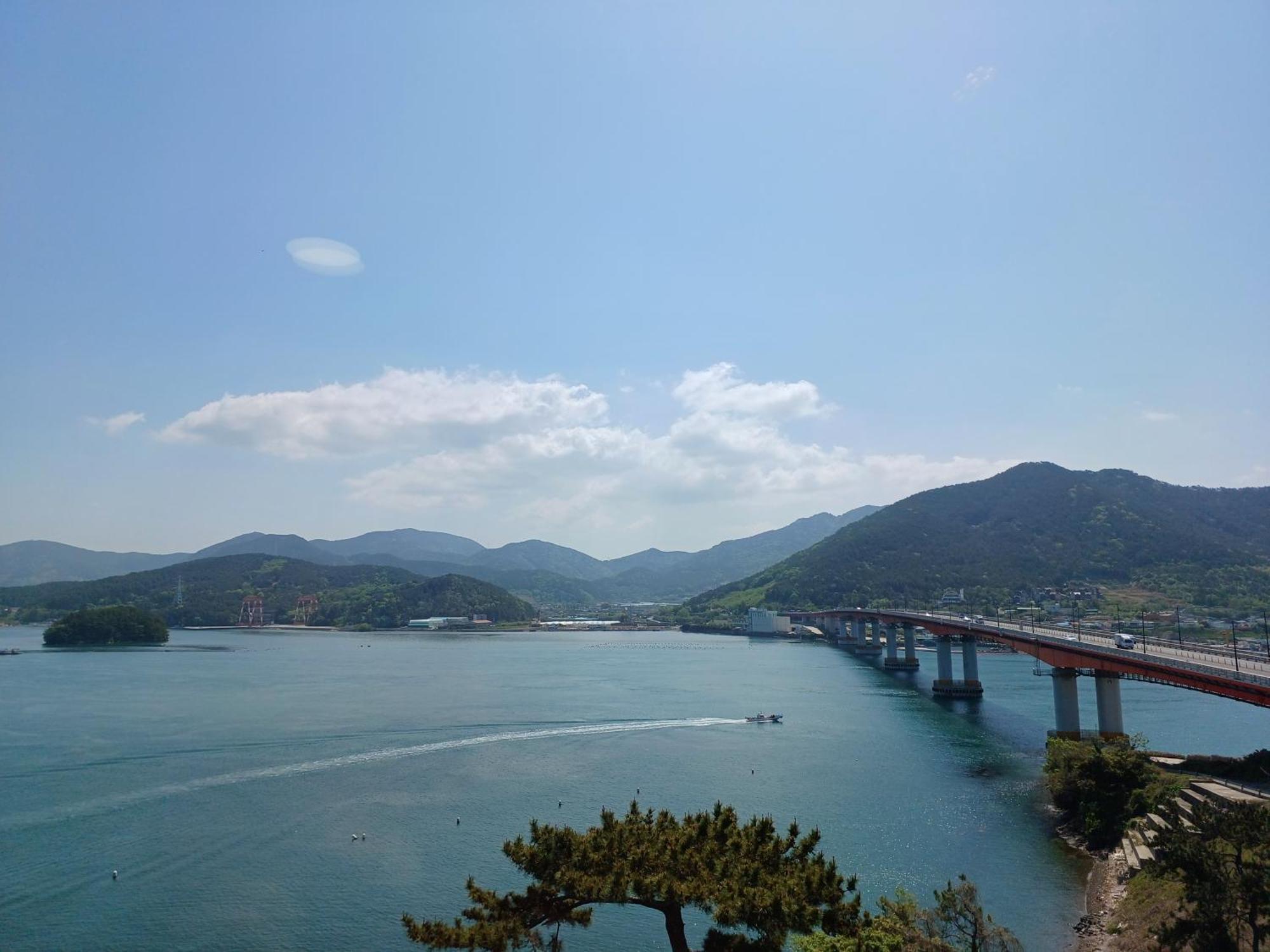 Tongyeong Bridge Hotel Bagian luar foto