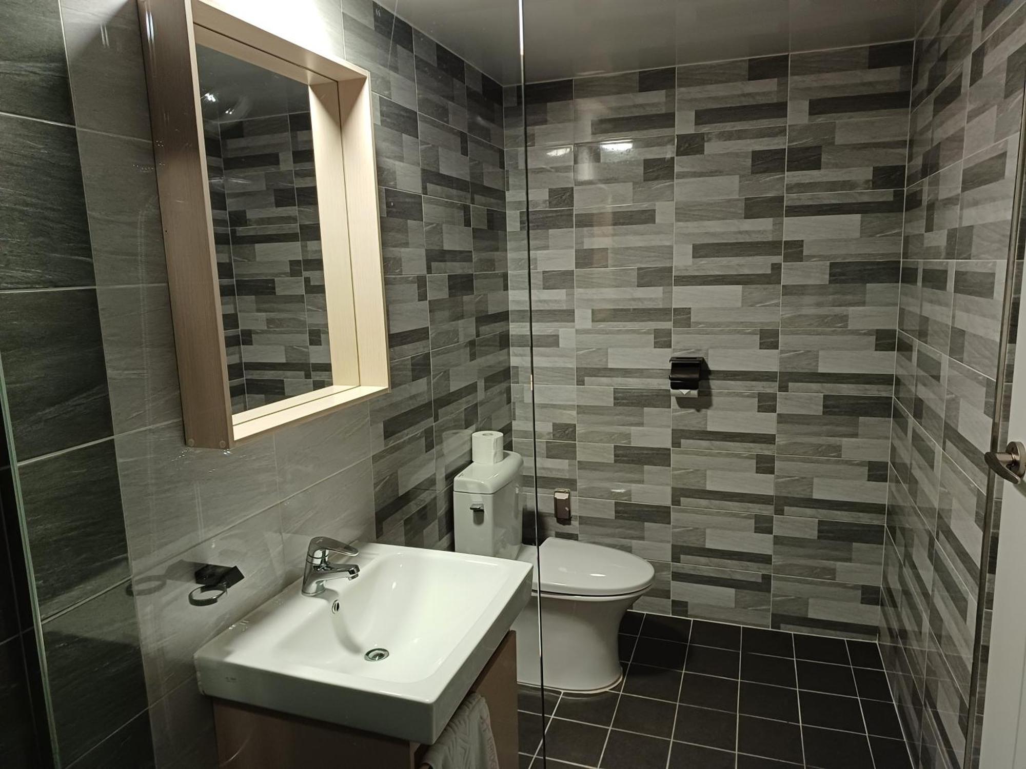 Tongyeong Bridge Hotel Bagian luar foto