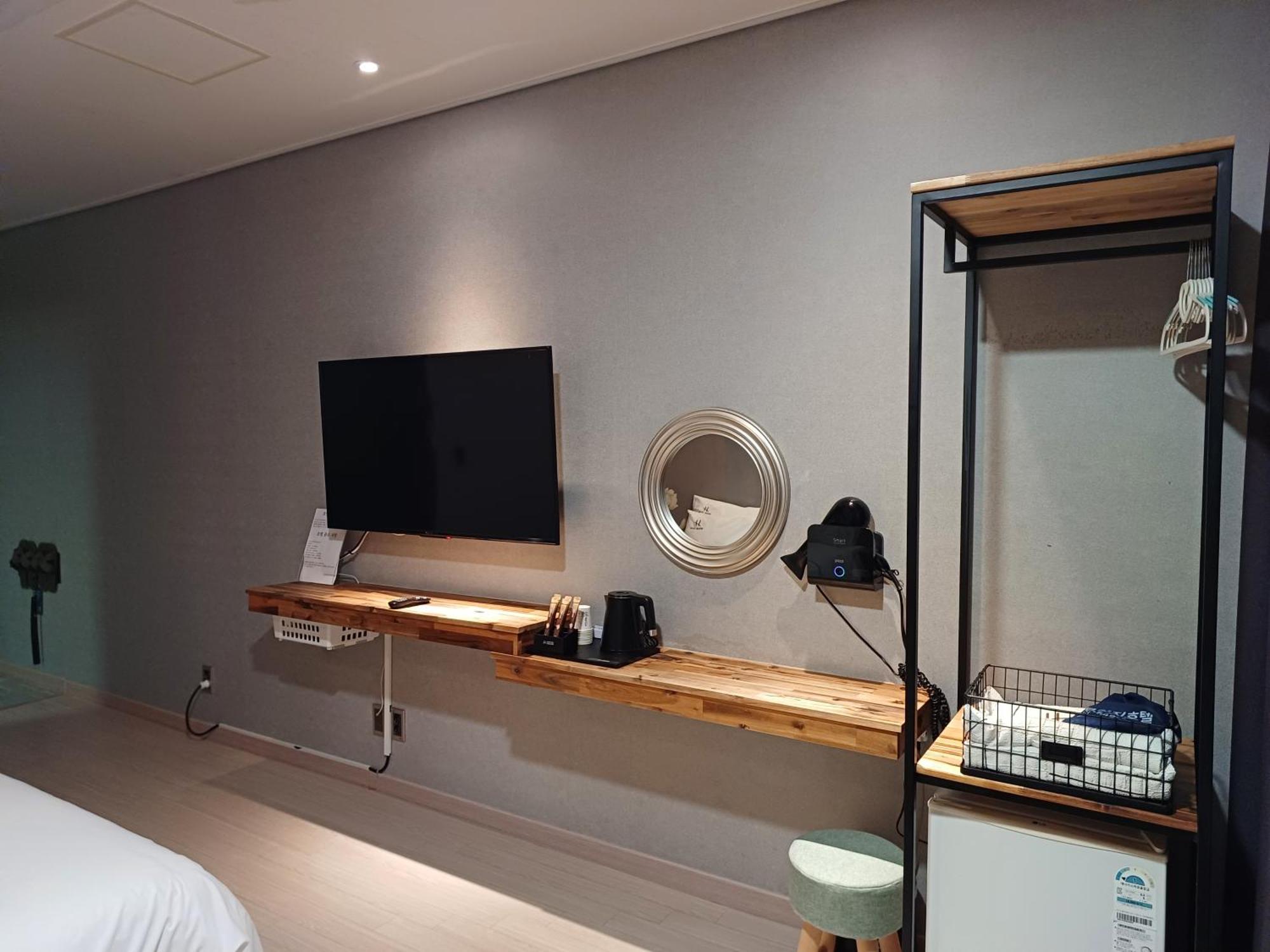 Tongyeong Bridge Hotel Bagian luar foto